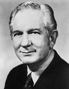 James L.Bomar,Jr.　
